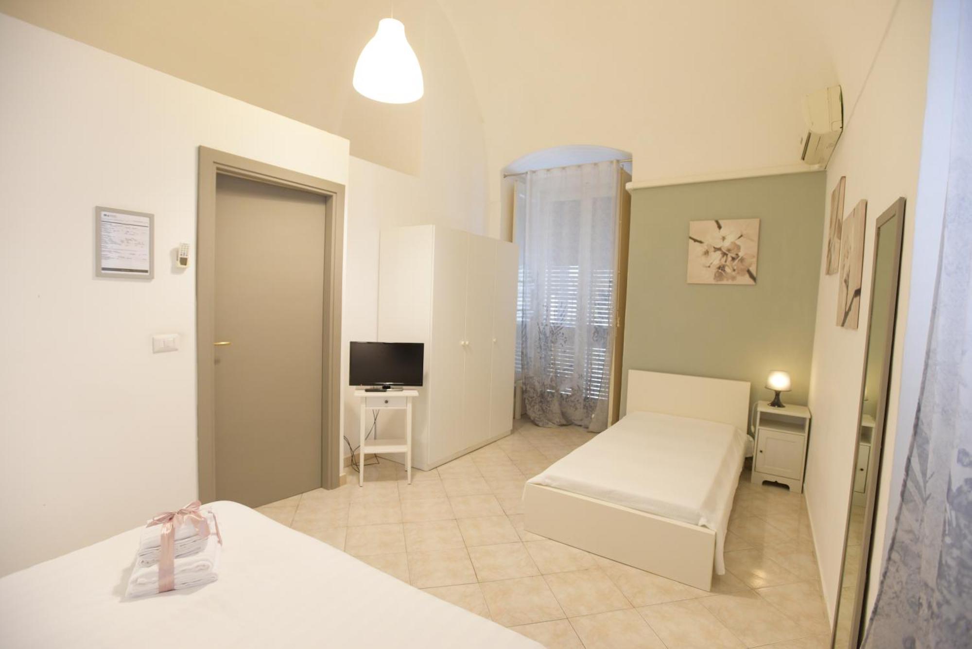 Cittadella28 Like At Home Trani Exteriör bild