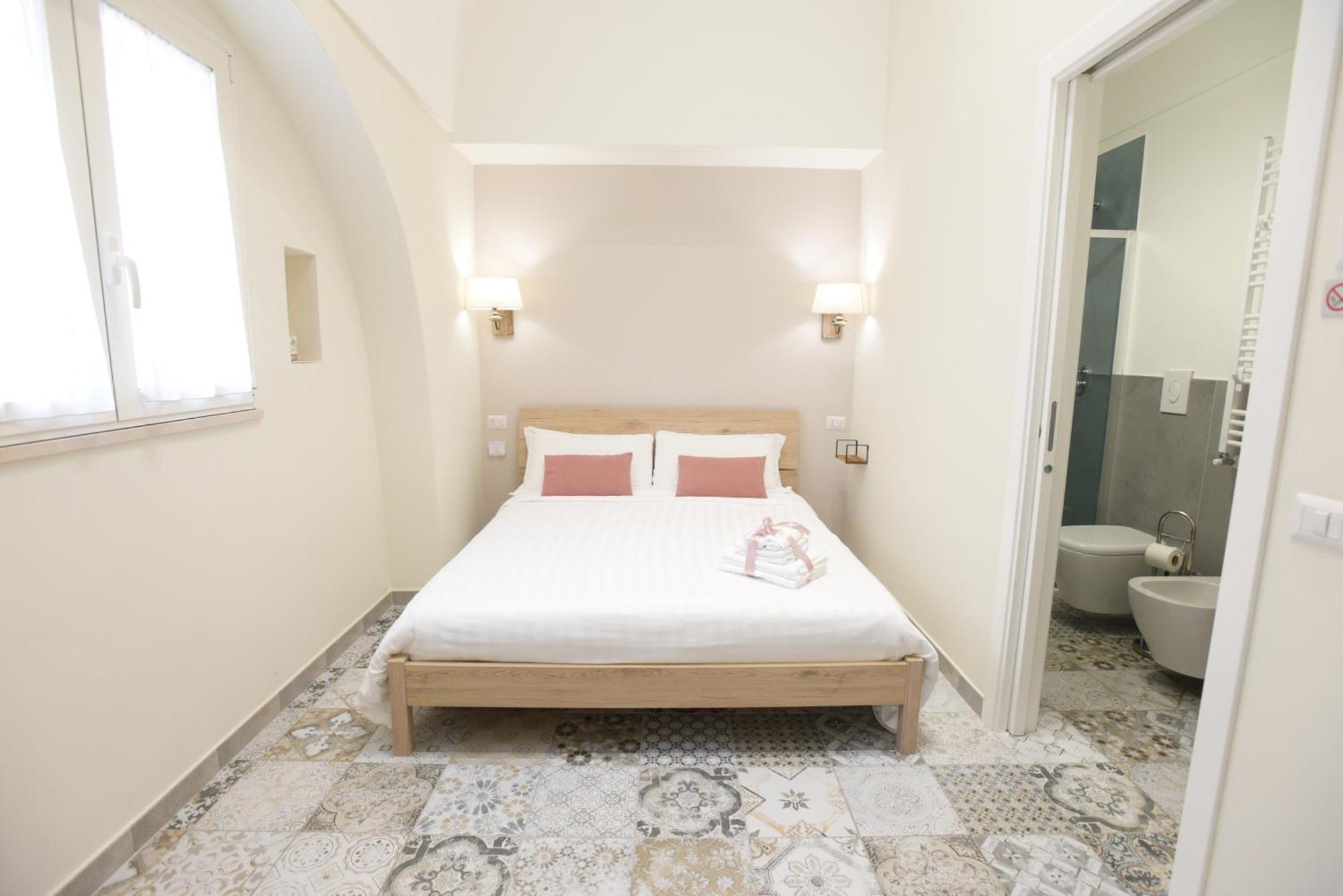 Cittadella28 Like At Home Trani Exteriör bild
