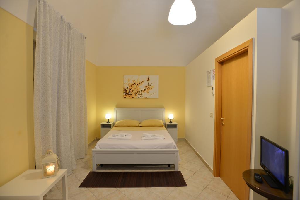 Cittadella28 Like At Home Trani Exteriör bild